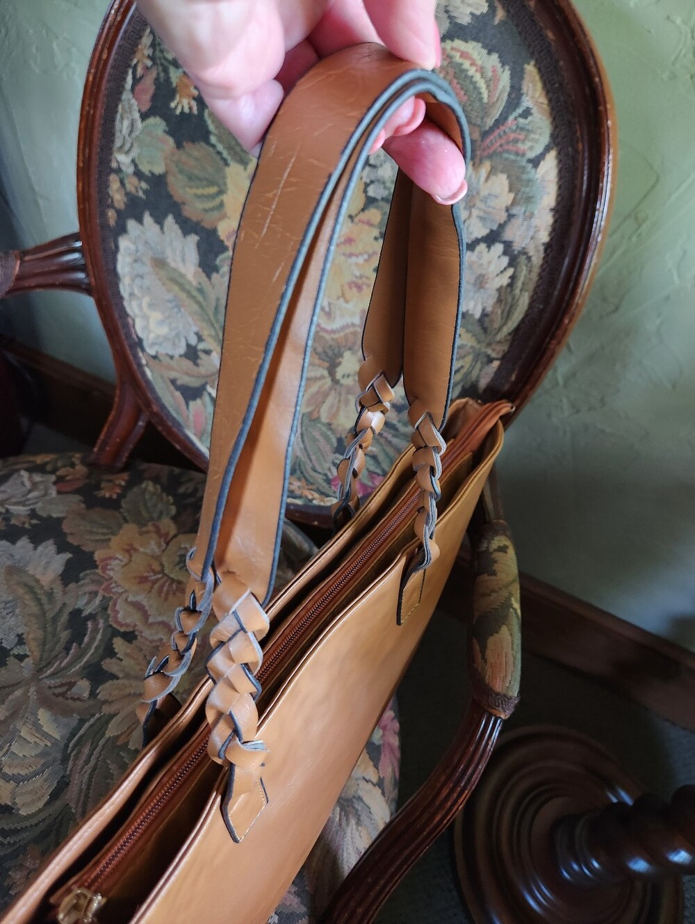 🔥WEIMEIBAIGE Tan Faux Leather Dbl Braided-Handle Tote w/Tassel Detail - Picture 3 of 8